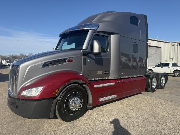 2022 Peterbilt 579-0