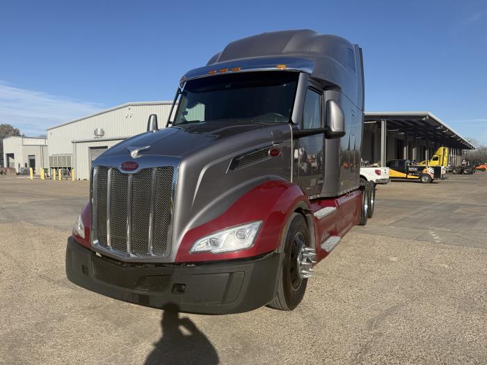 2022 Peterbilt 579-24