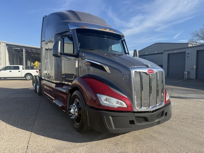 2022 Peterbilt 579-28