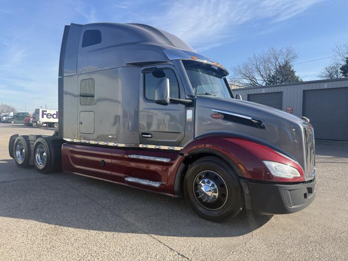 2022 Peterbilt 579-1