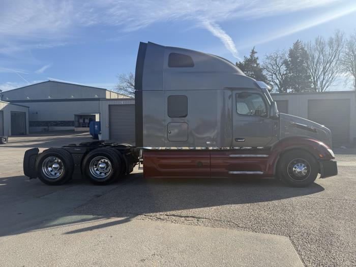 2022 Peterbilt 579-33