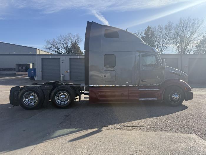2022 Peterbilt 579-34