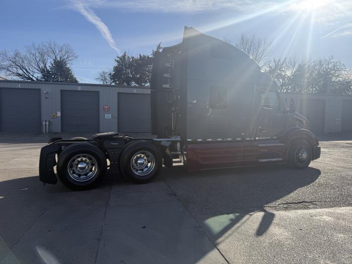 2022 Peterbilt 579-36