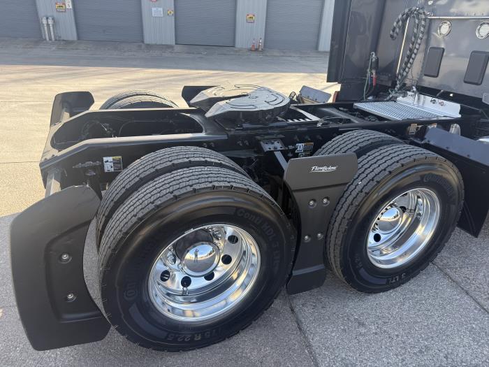 2022 Peterbilt 579-3