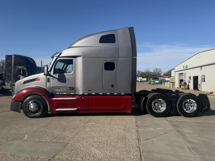 2022 Peterbilt 579-2