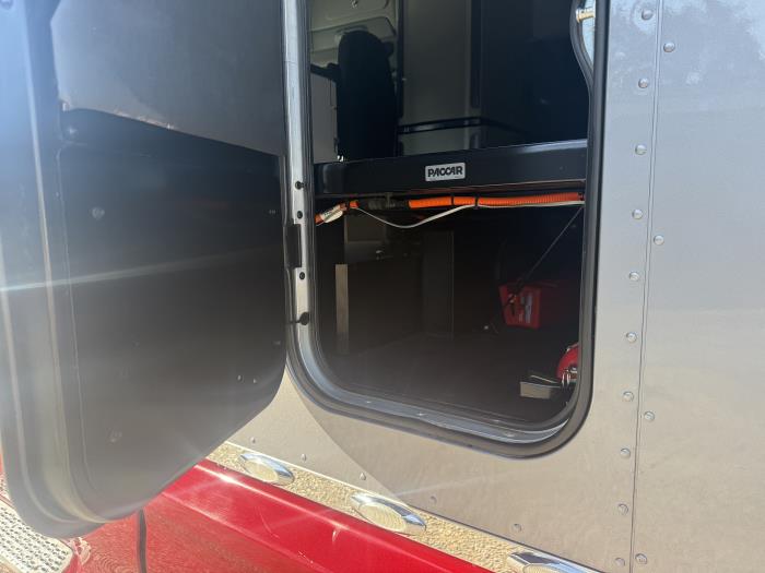 2022 Peterbilt 579-44