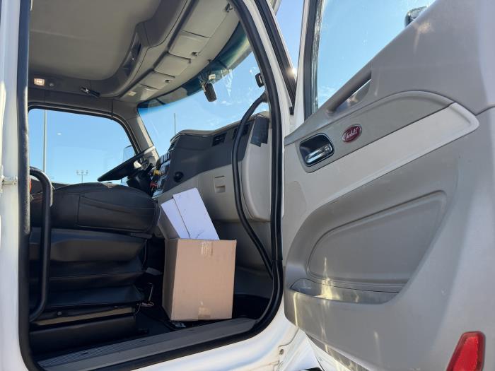 2020 Peterbilt 567-21