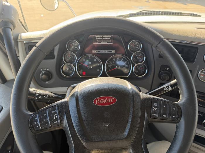 2020 Peterbilt 567-30