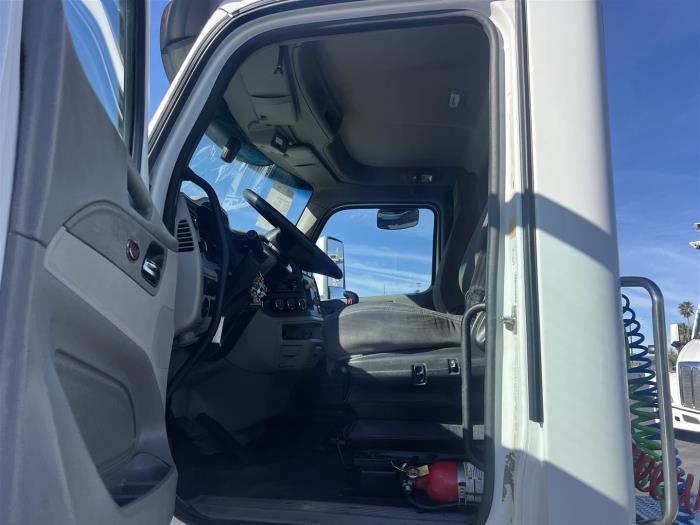 2019 Peterbilt 579-21