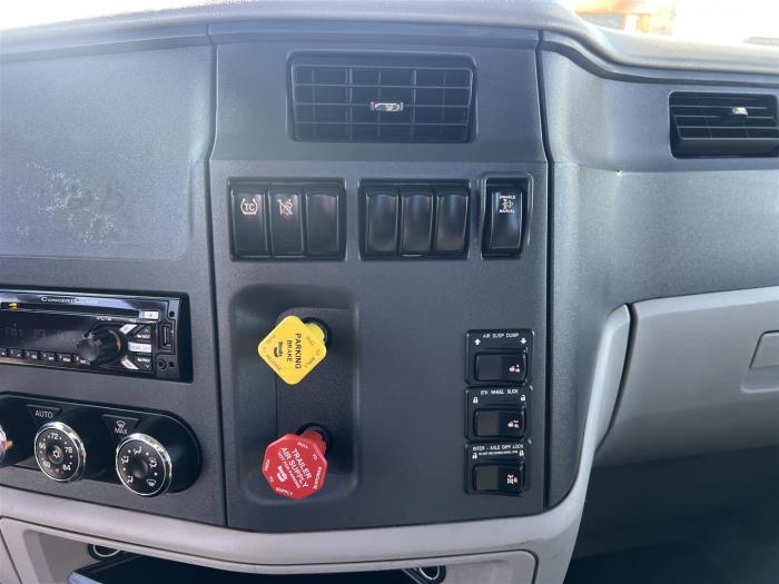 2019 Peterbilt 579-24