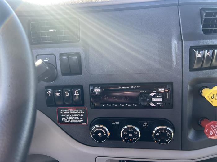 2019 Peterbilt 579-25