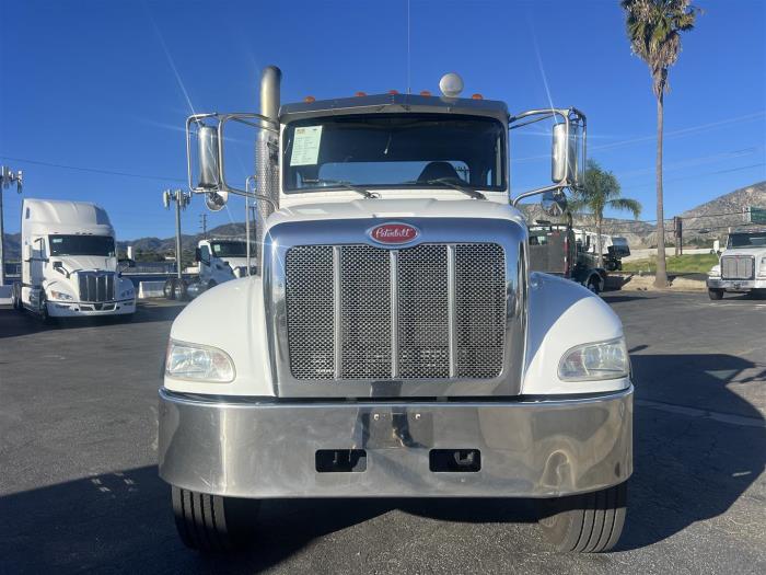2018 Peterbilt 348-2