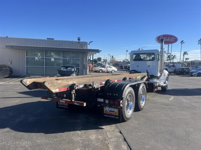 2018 Peterbilt 348-5