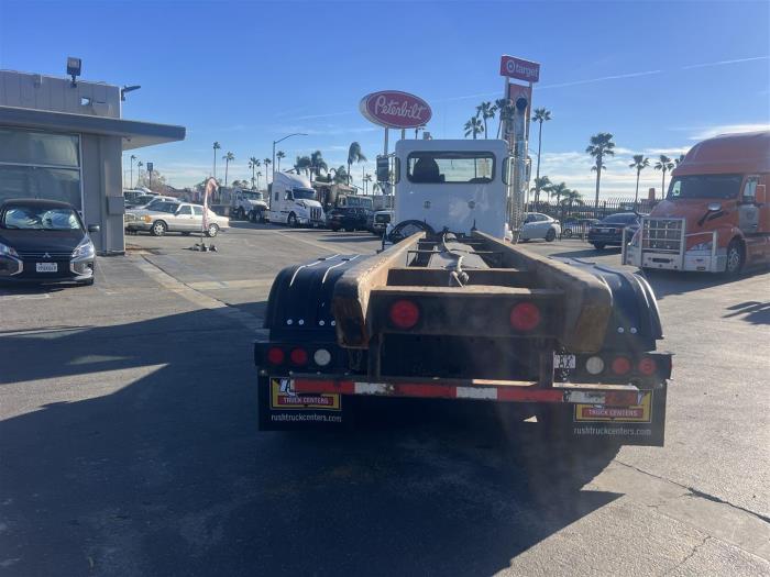 2018 Peterbilt 348-6
