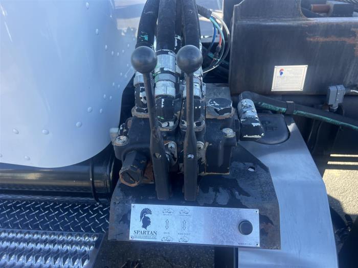 2018 Peterbilt 348-12