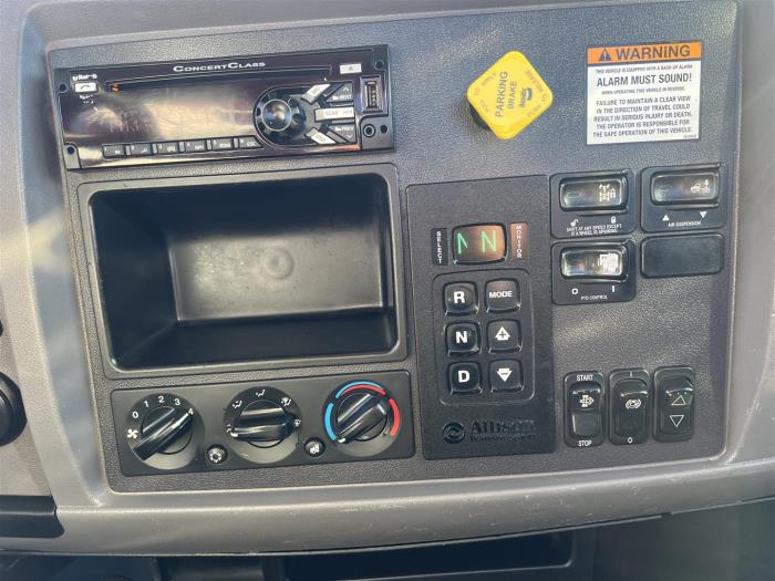 2018 Peterbilt 348-21