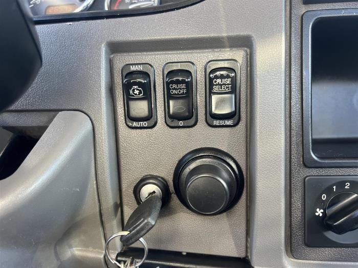 2018 Peterbilt 348-22