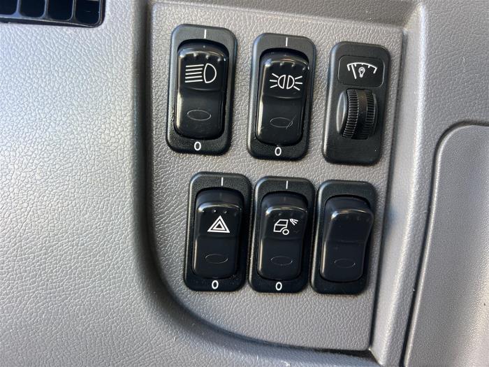 2018 Peterbilt 348-23