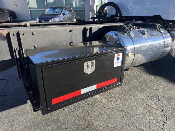 2018 Peterbilt 348-33