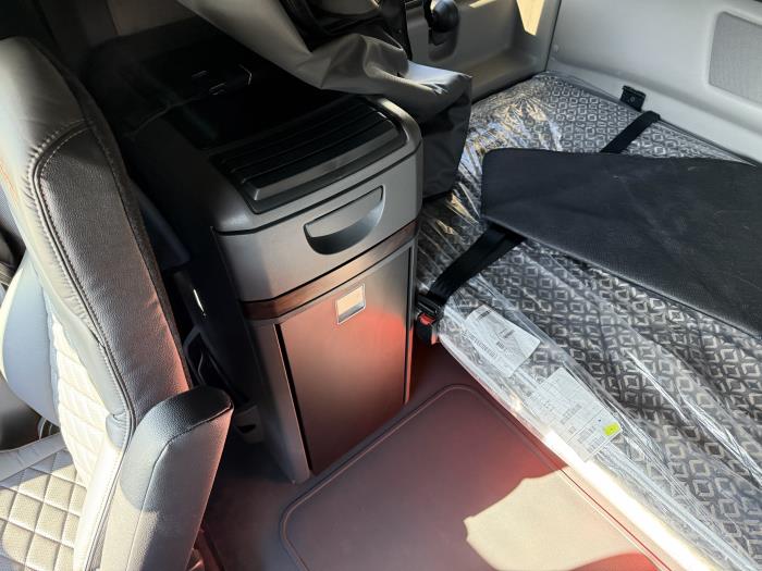 2026 International HX520-15