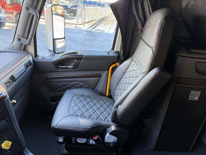 2026 International HX520-13