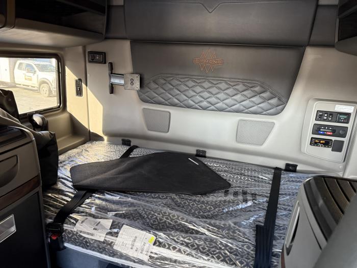 2026 International HX520-14