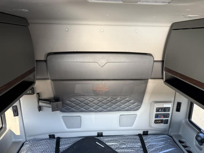 2026 International HX520-17