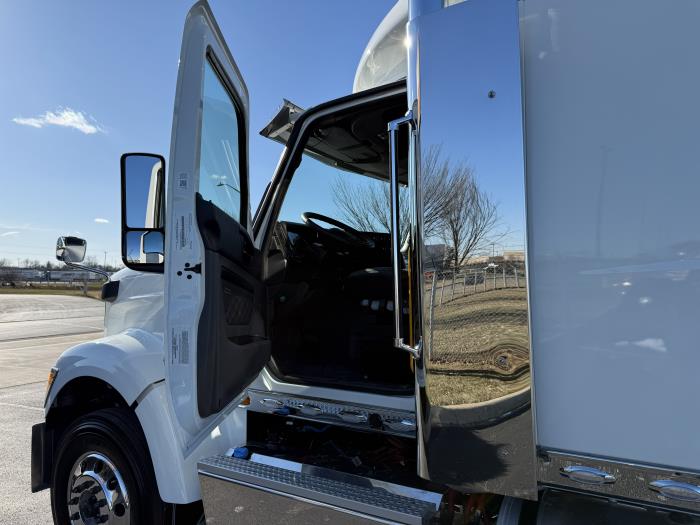 2026 International HX520-4