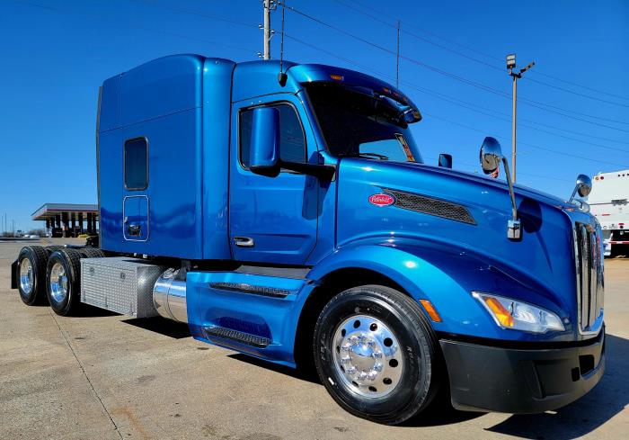 2022 Peterbilt 579-7