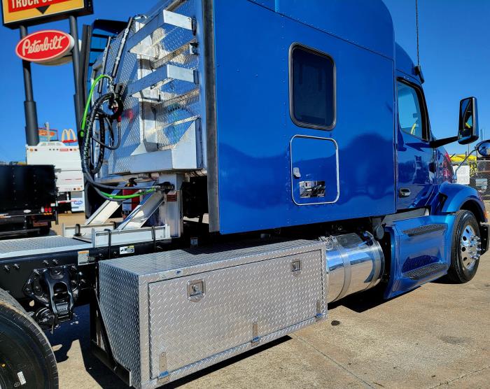 2022 Peterbilt 579-9