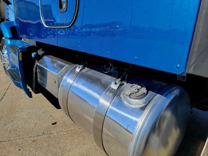 2022 Peterbilt 579-12