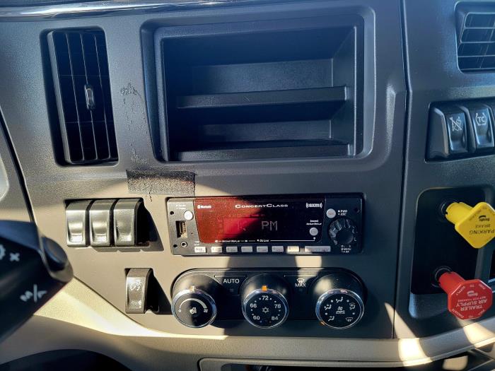 2022 Peterbilt 579-25