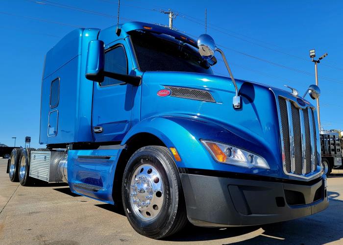2022 Peterbilt 579-33