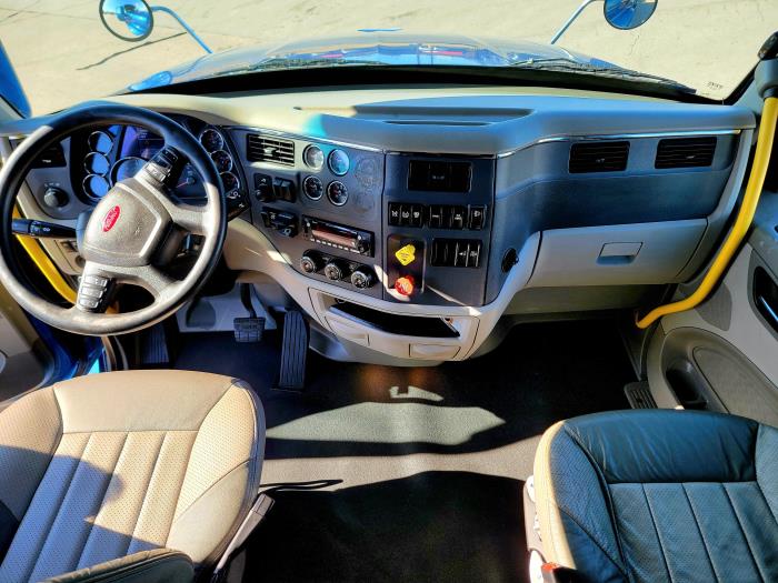 2022 Peterbilt 579-19