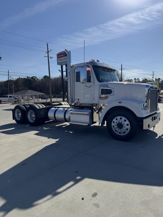 2022 Freightliner CORONADO-8