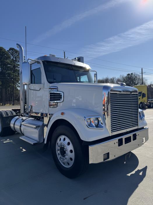 2022 Freightliner CORONADO-9