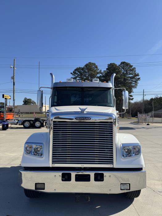 2022 Freightliner CORONADO-10