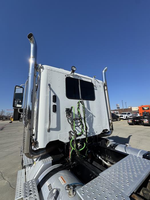 2022 Freightliner CORONADO-14