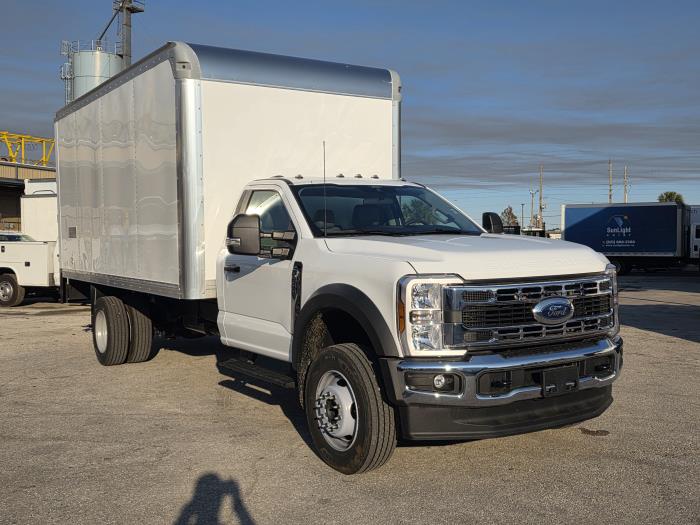 2025 Ford F-600-3