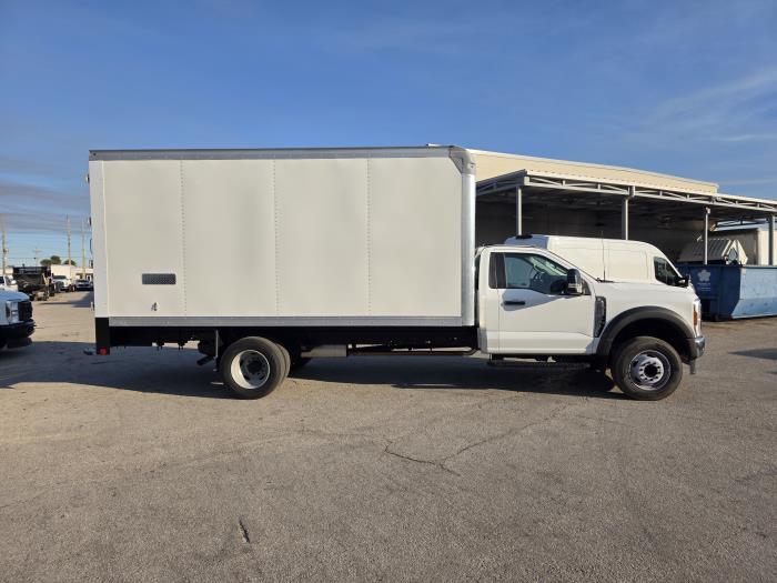 2025 Ford F-600-4