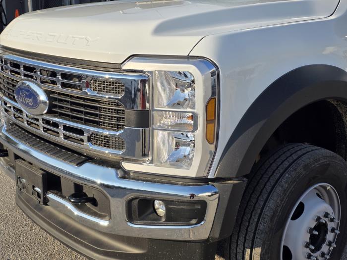 2025 Ford F-600-8