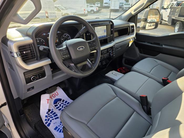 2025 Ford F-600-17