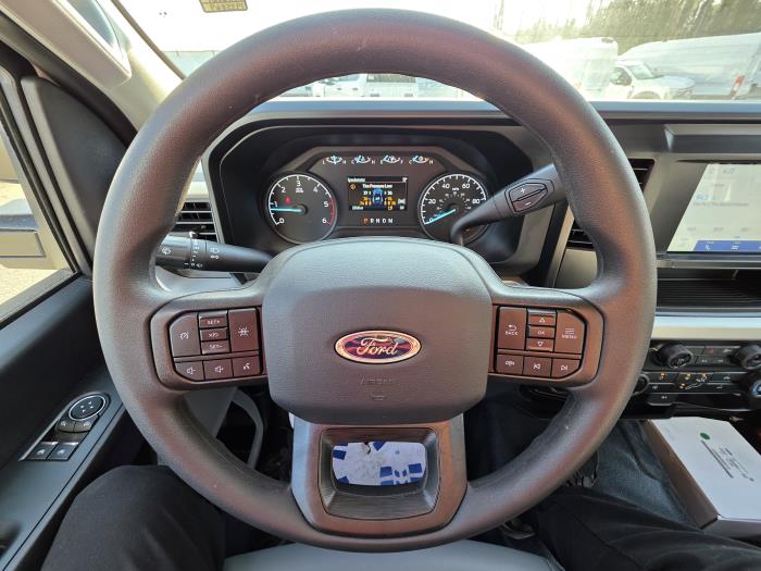 2025 Ford F-600-18
