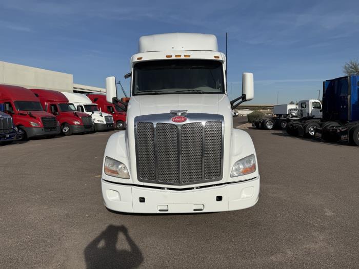 2022 Peterbilt 579-8