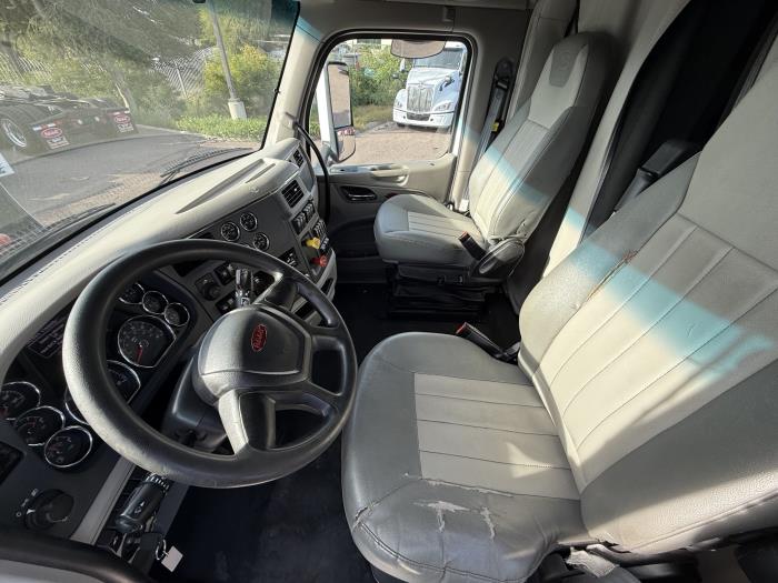 2022 Peterbilt 579-11