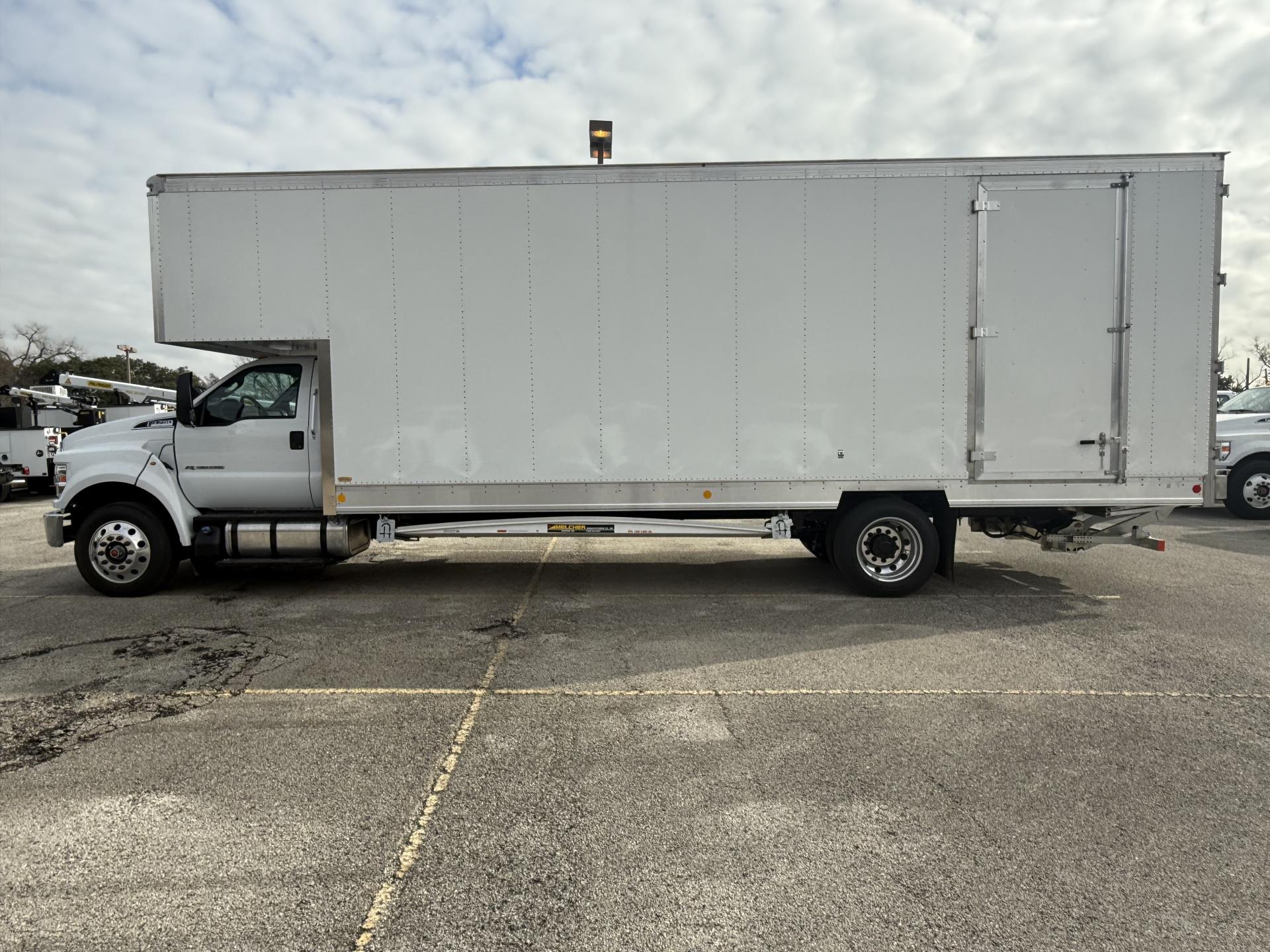New 1996 Ford F-750 - photo 24
