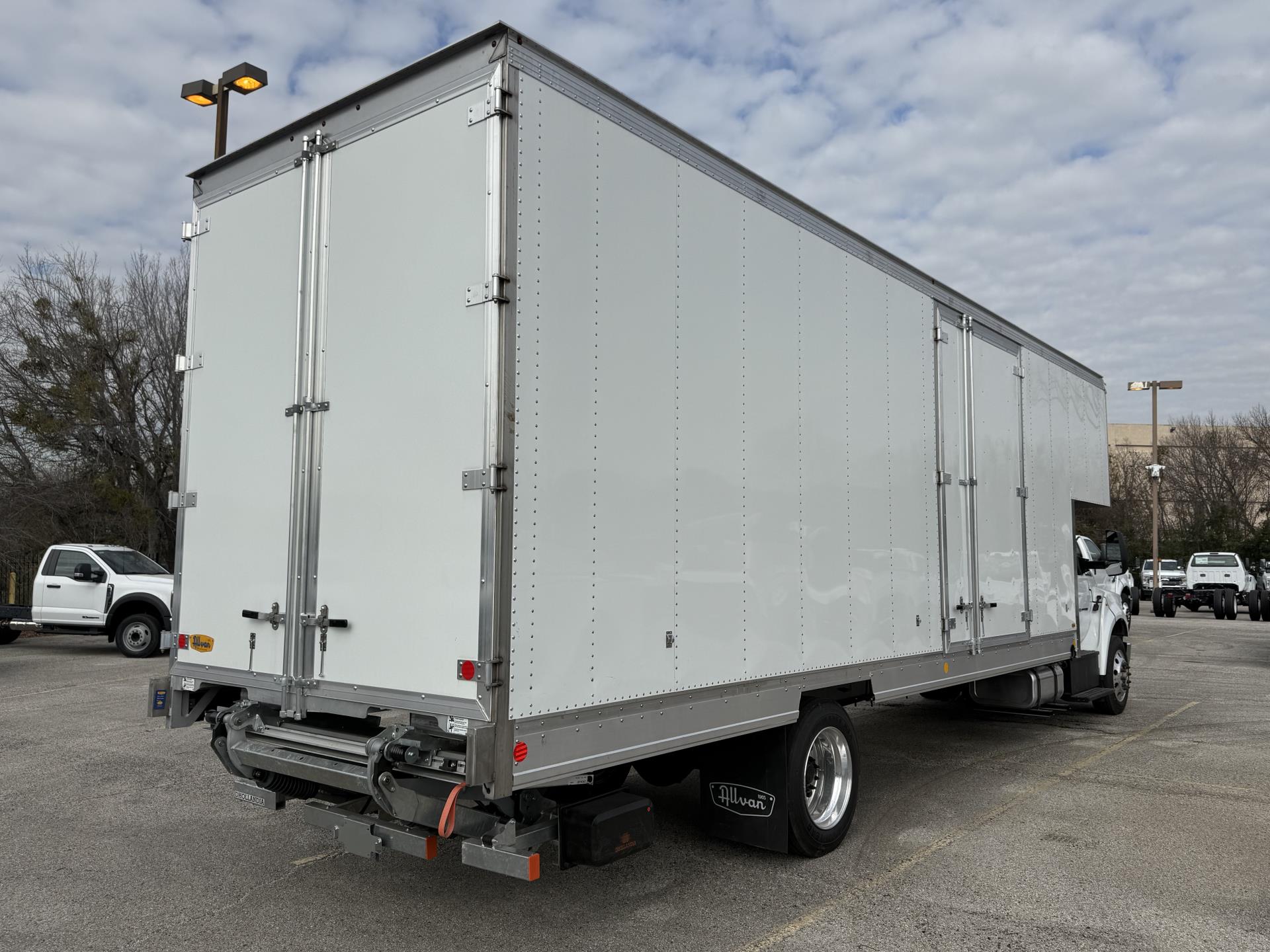 New 1996 Ford F-750 - photo 14