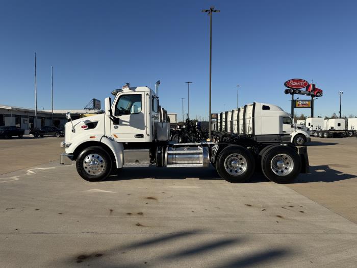 2020 Peterbilt 567-2
