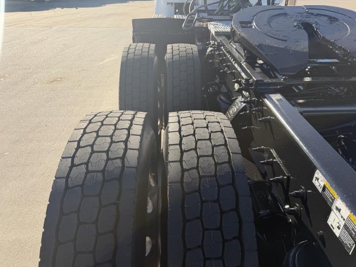 2020 Peterbilt 567-12