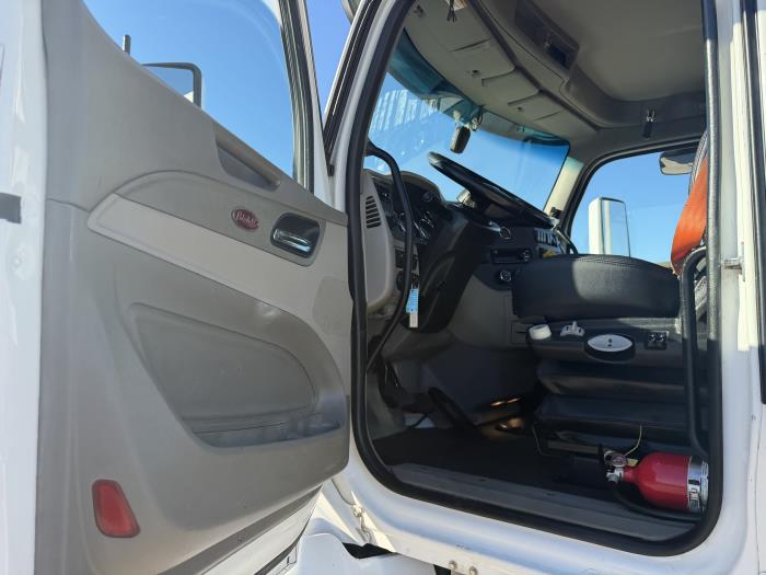 2020 Peterbilt 567-24